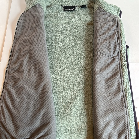 Marmot Wiley Vest in Sea fog- Nightshade Color  Women’s Size Smalll - Picture 14 of 14